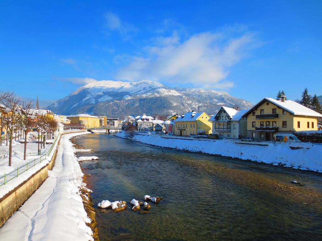 Flores, Ferienhaus Oder Doppelzimmer, Im Grunen, 5 Gehminuten Ins Zentrum, Parkplatz, Zero Emissions Bad Ischl Exterior foto